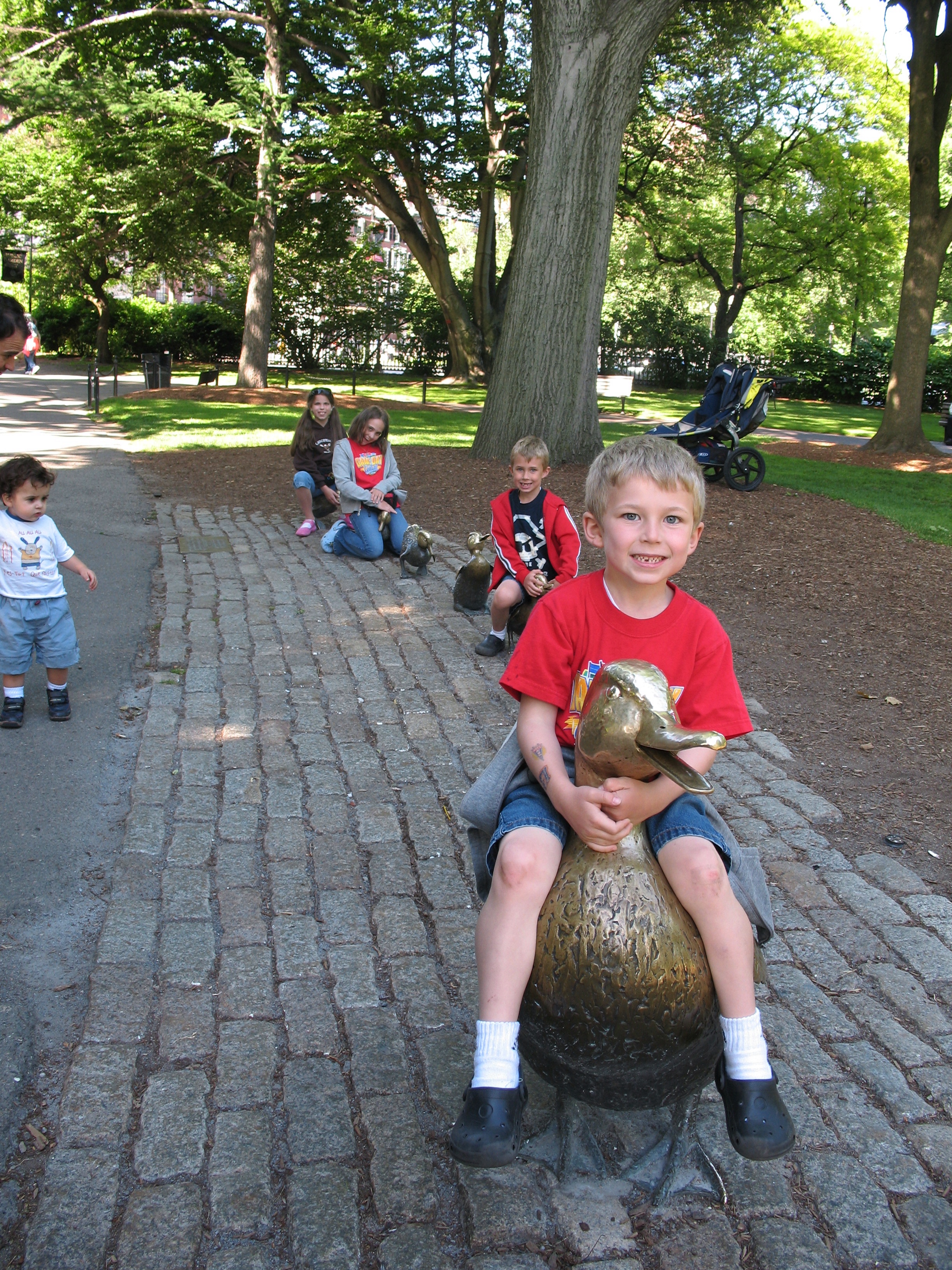 the kiddos at the public gardens