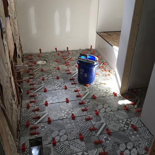 THE MAIN BATH FLOOR