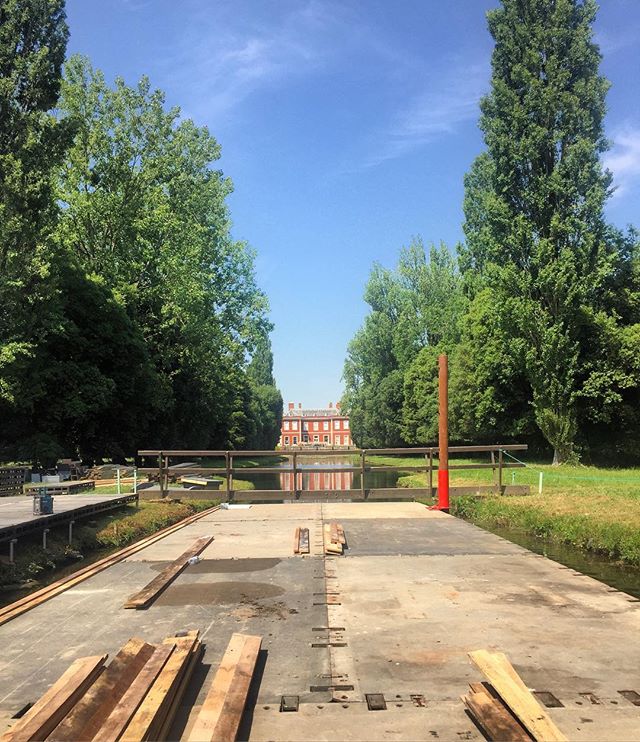 The Long Water Bar pontoons have arrived! This time next week we'll be sipping cocktails! #henleyregatta is almost here!