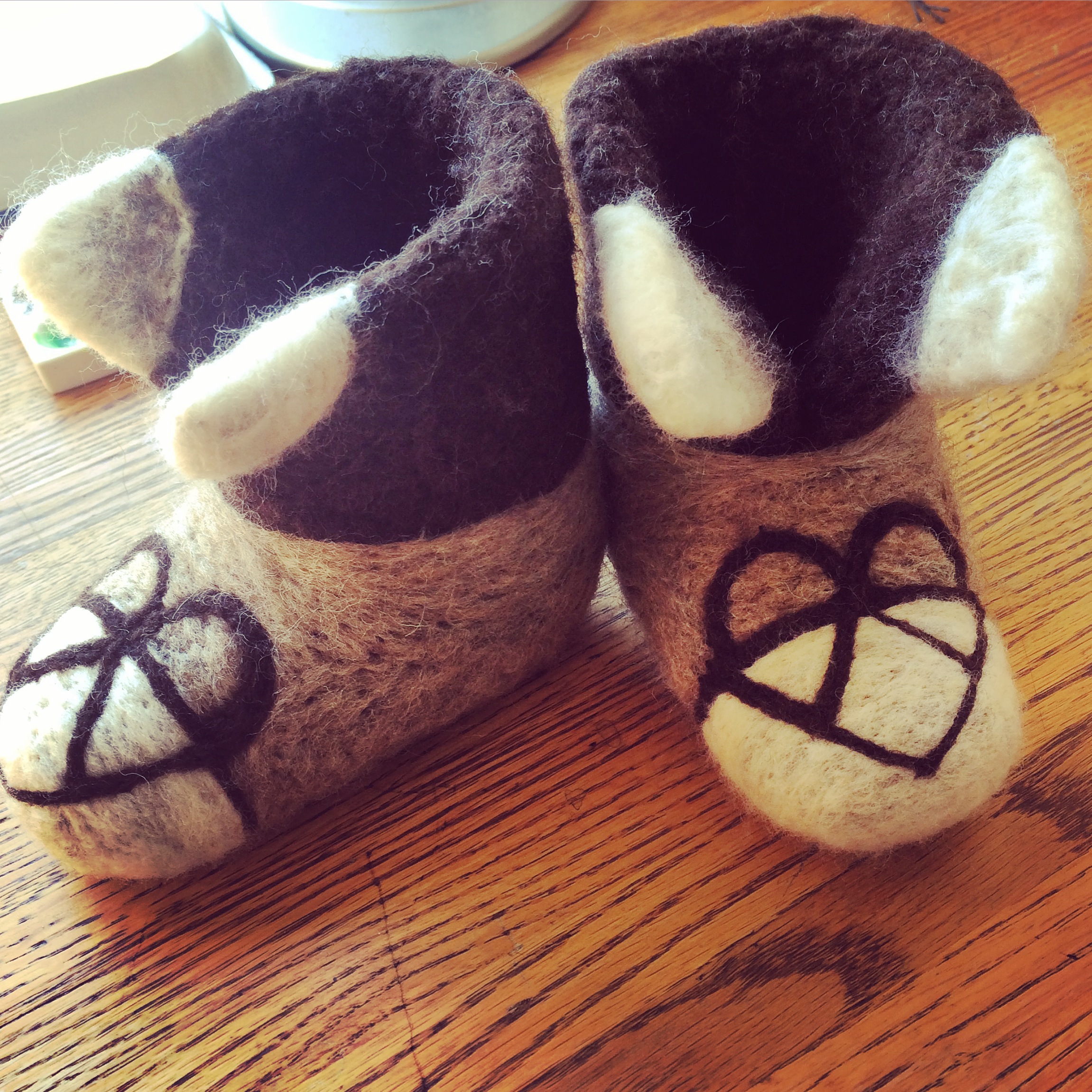  Hand-felted baby booties "bond-walker" 