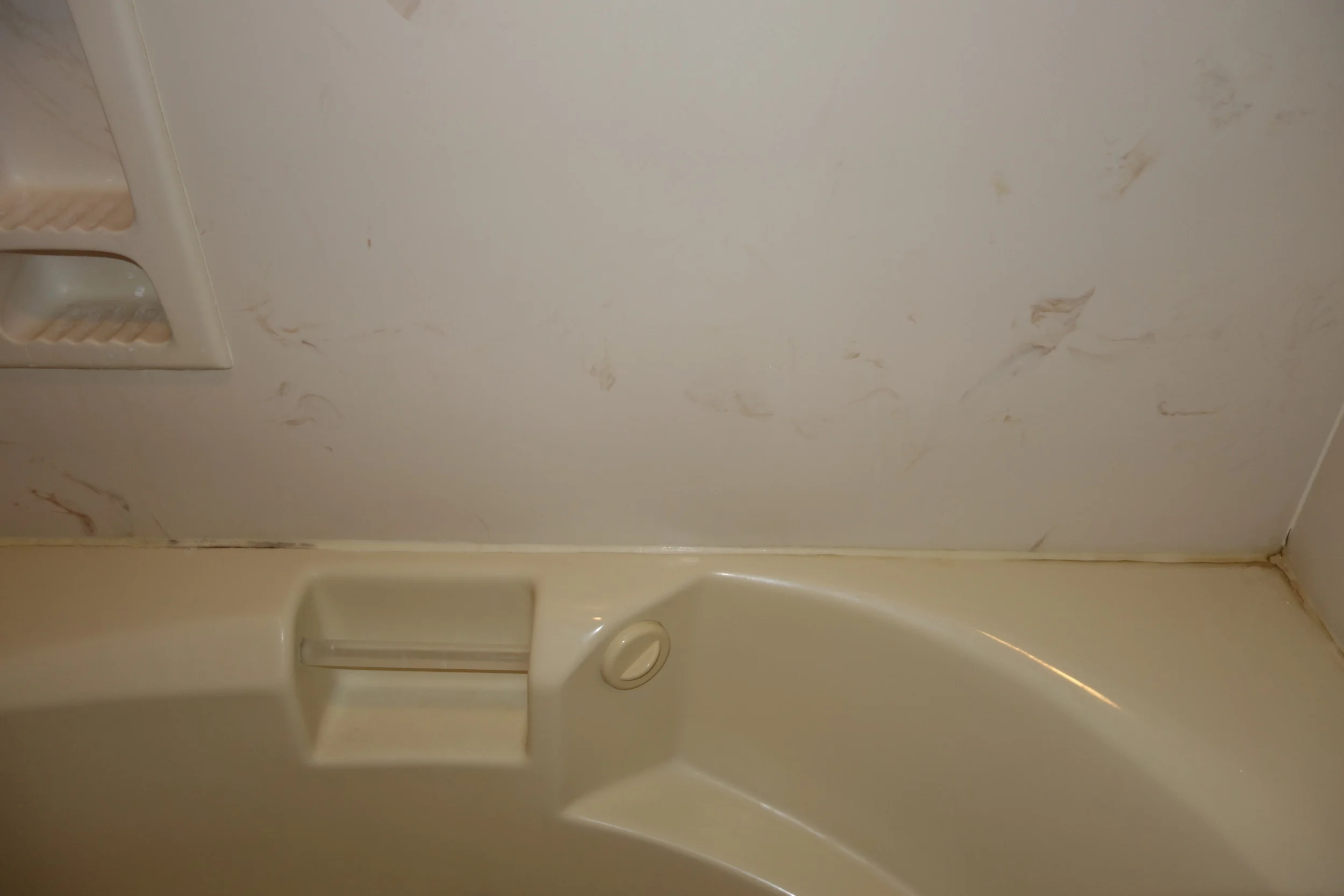 needs caulk (but jetted tub works!)