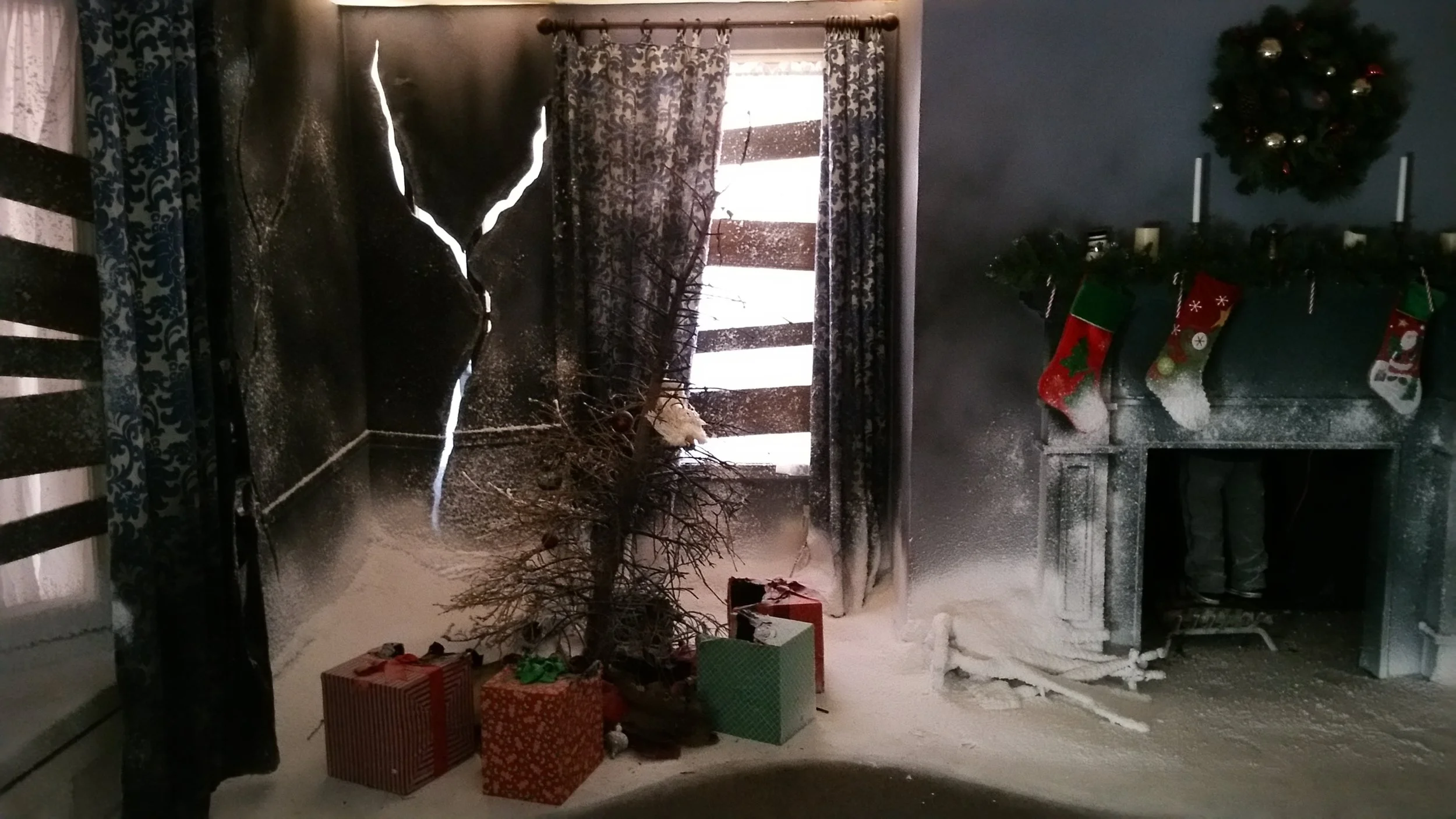 "Hollywood Horror Nights - Krampus Maze" (2016) Universal Studios