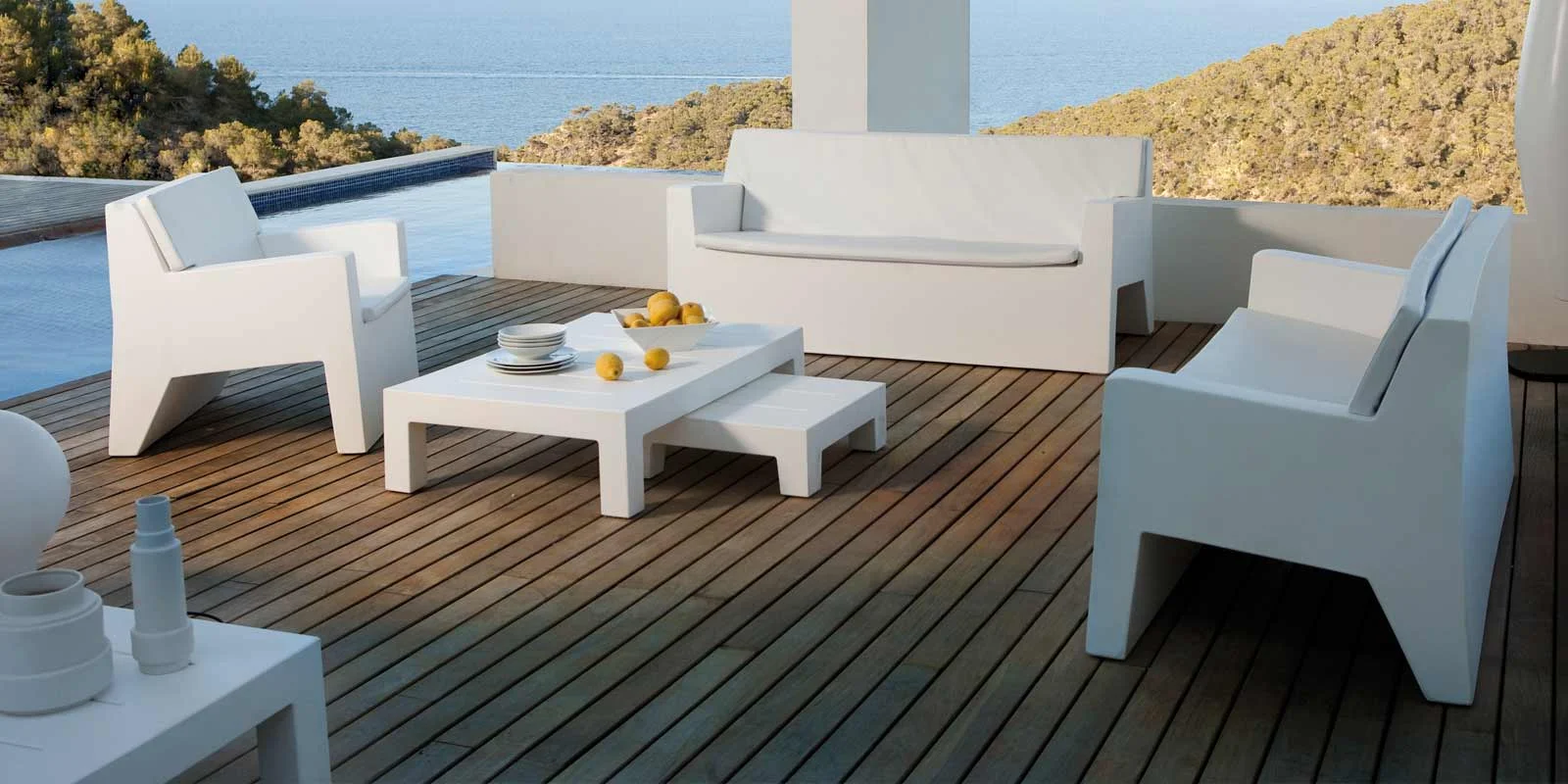 outdoor-furniture-studio-white-jut.jpg