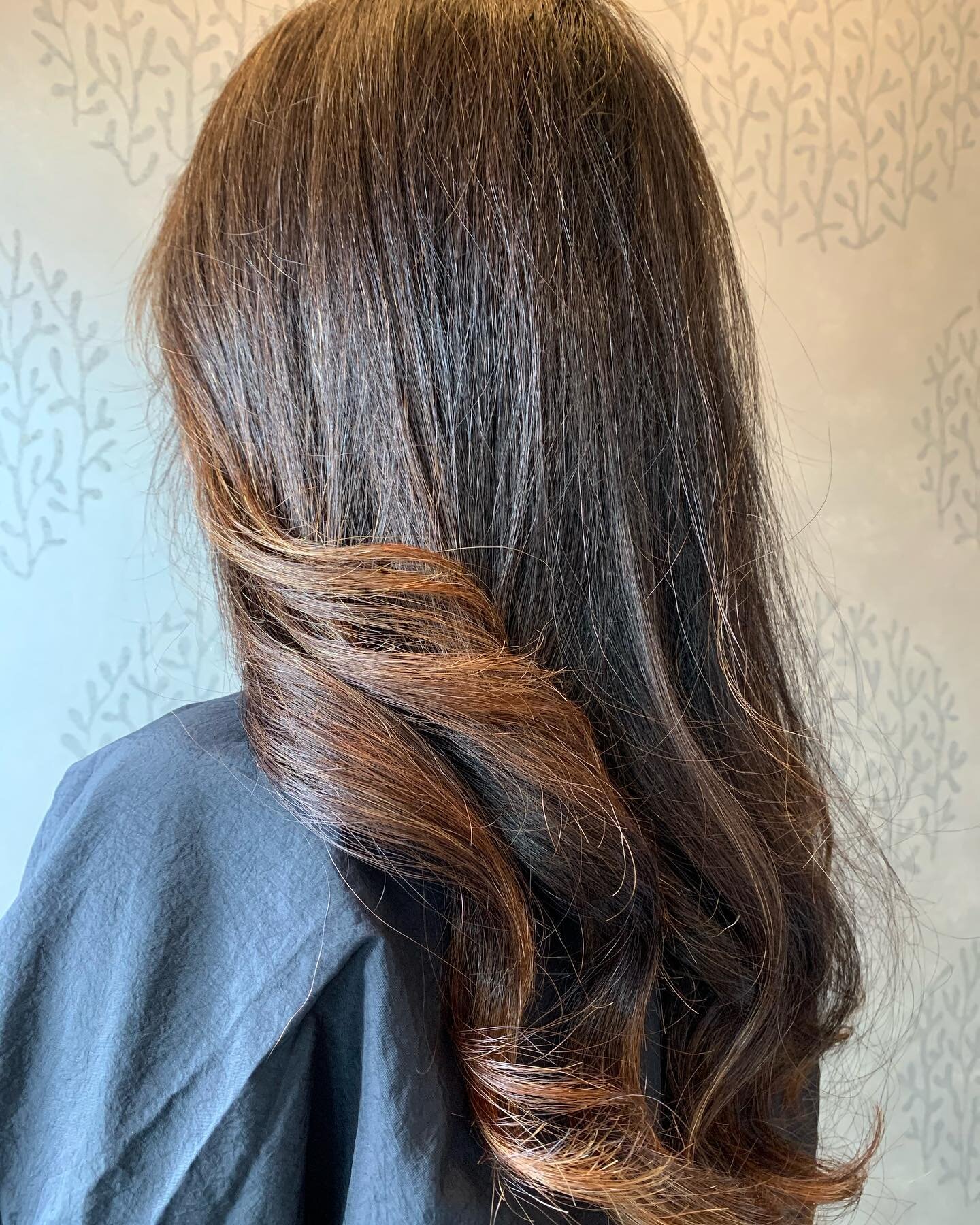 Quick root touch for this babe. Balayage still looking fabulous months later😍

Colour/Style by Lisa✨

ᴄᴀʟʟ ᴛᴏᴅᴀʏ ᴛᴏ ʙᴏᴏᴋ 905-486-1192

#msalon #balayagehair #balayagehighlights #balayagedandpainted #boutiquesalon #msalon @modernsalon @behindthechair