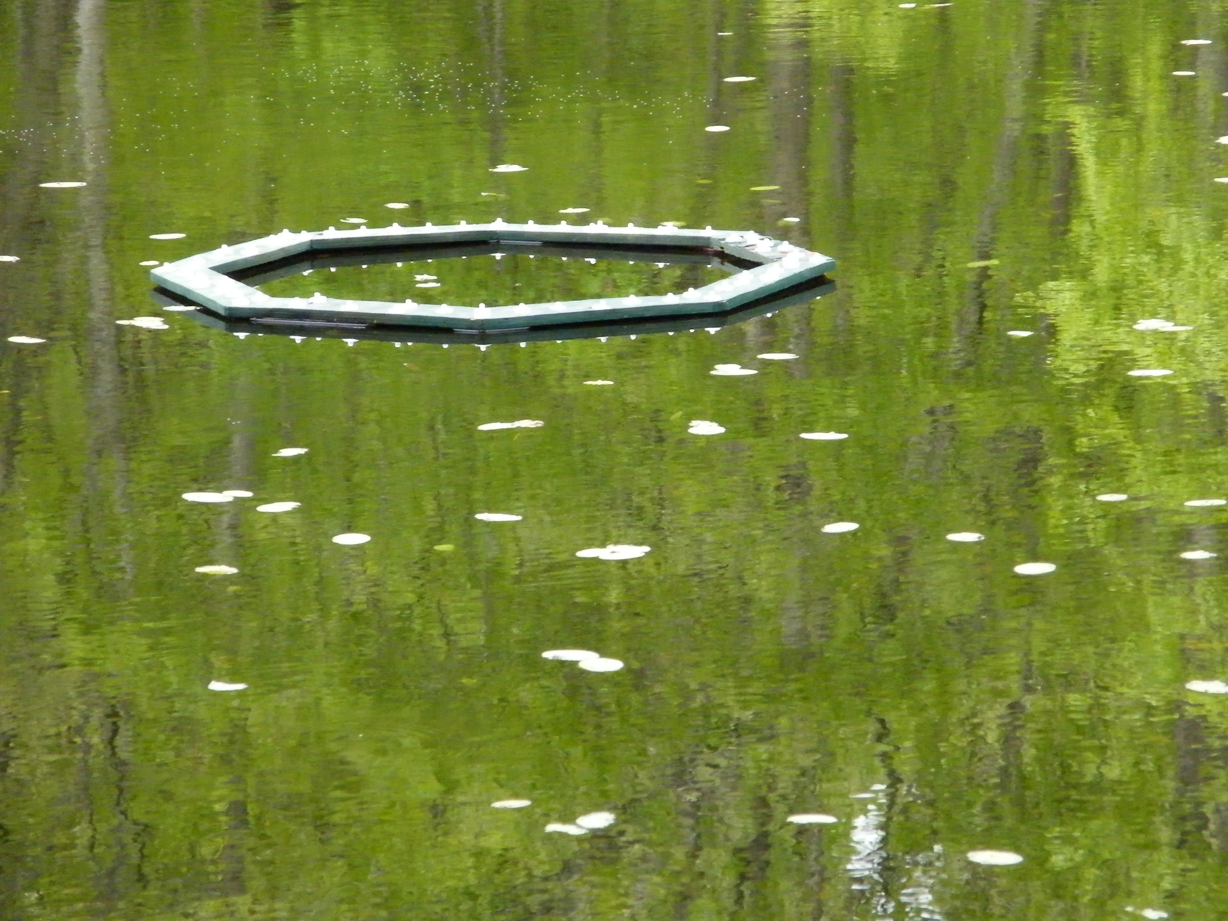 Floating Light Sculptures04.jpg