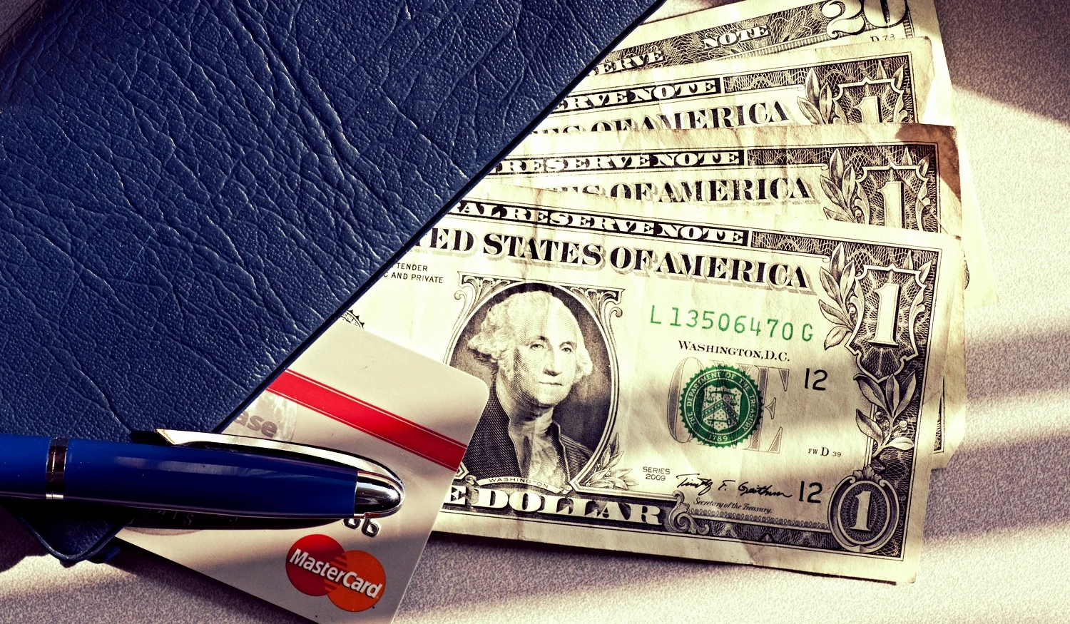 111101_purchasecard_17.jpg