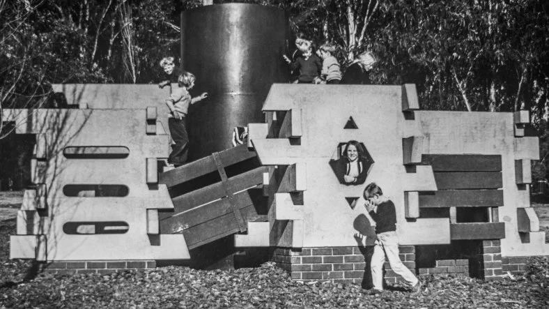 The Maze at Weston Park in the early 1980s. Image courtesy of the Canberra Times.