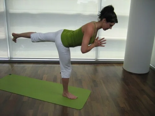 Leaning into the pinkie toe side and lifting the hip- incorrect.