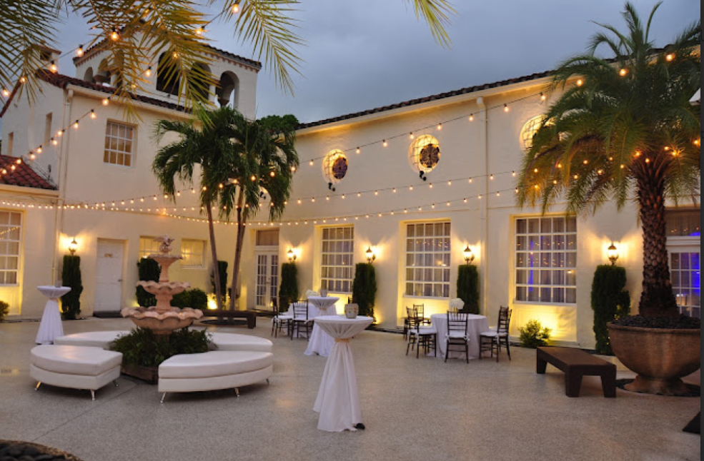 Coco Plum courtyard.png
