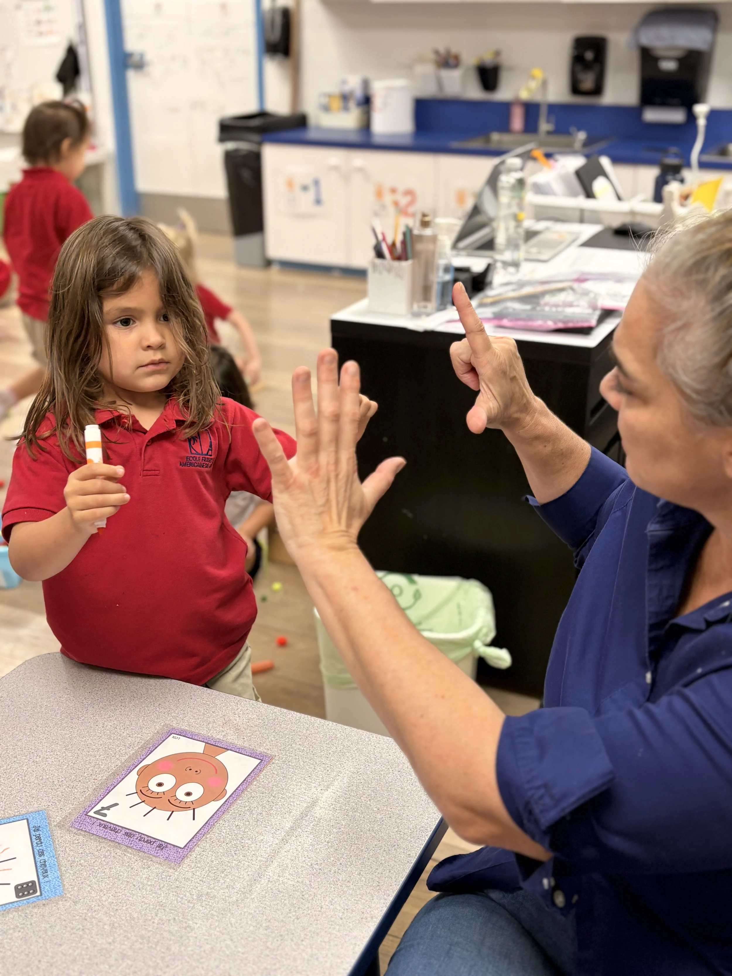 1 élève compte avec la prof CHOISI - SIMILAIRE .JPEG