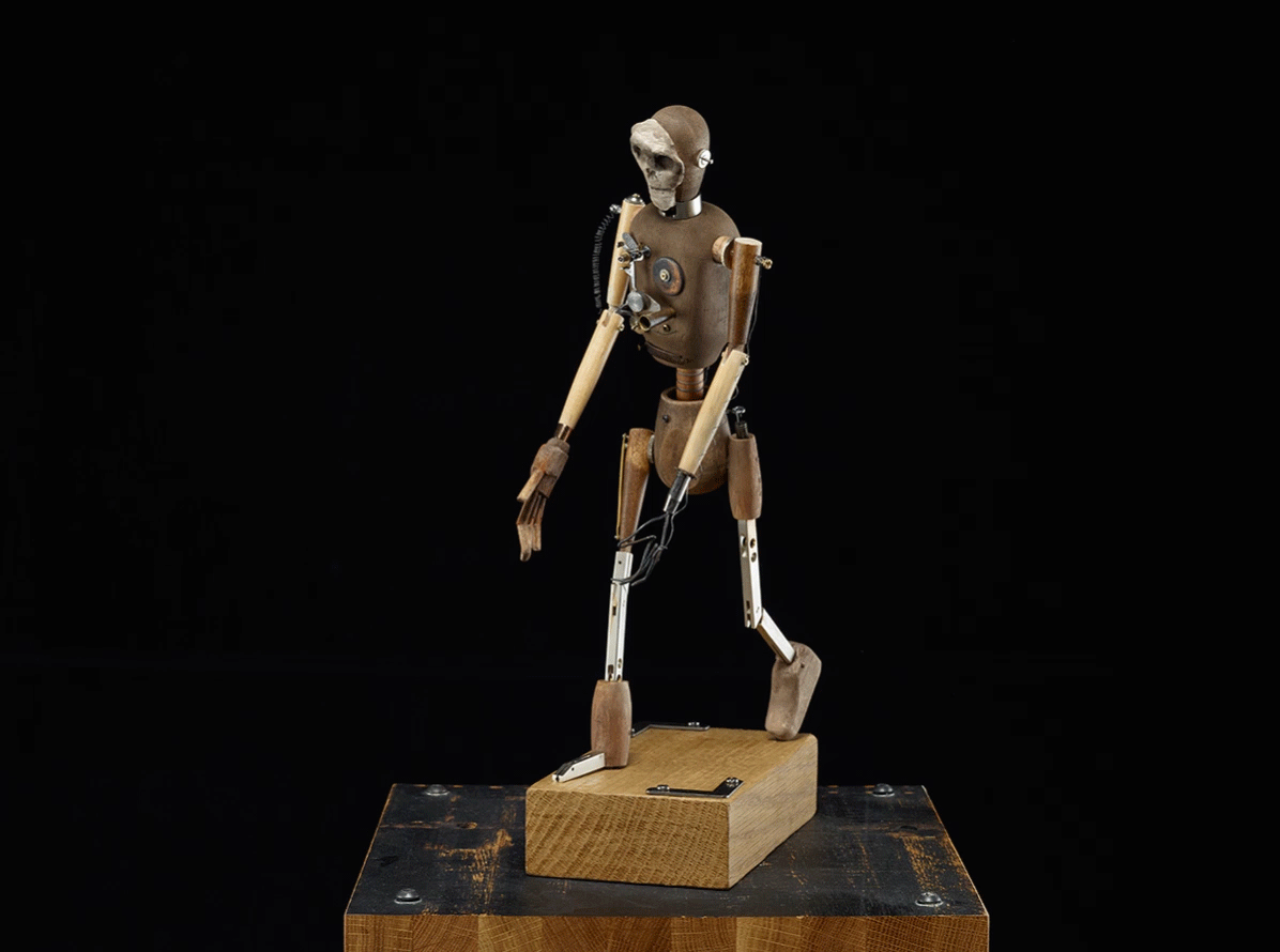 SmittyBot3000_STOPMOTION_0181_UJ.gif