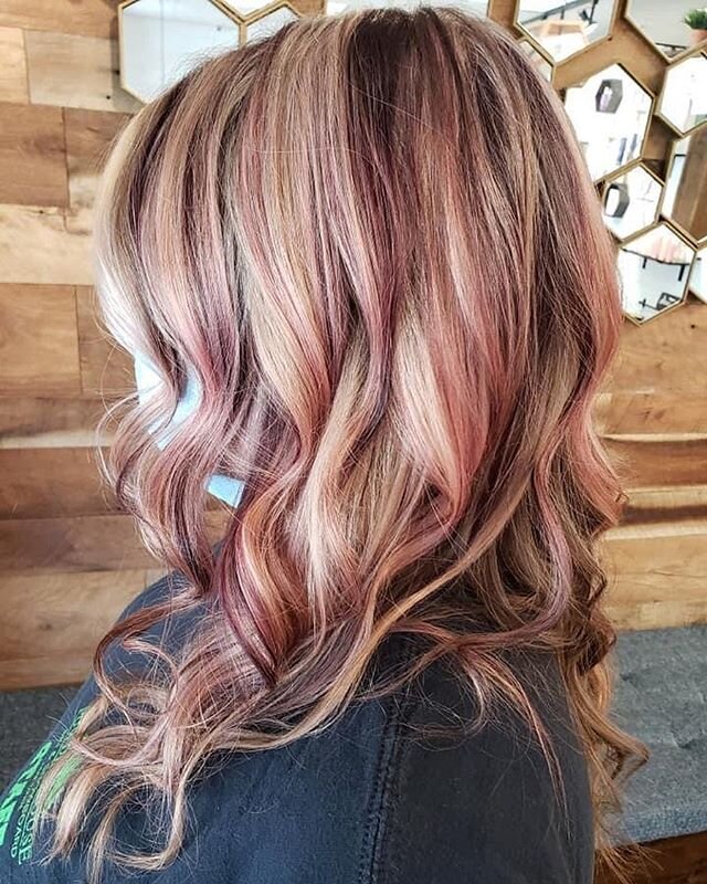 Everyone needs a little color in their life! Gorgeous locks courtesy of @hairbyjulieford 💕
.
.
.
#rahhairtahoe #longhair #blondes #blondehair #highlights #lowlights #pinkhair #freshhair #modernsalon #masklife #behindthechair #rahtahoe
