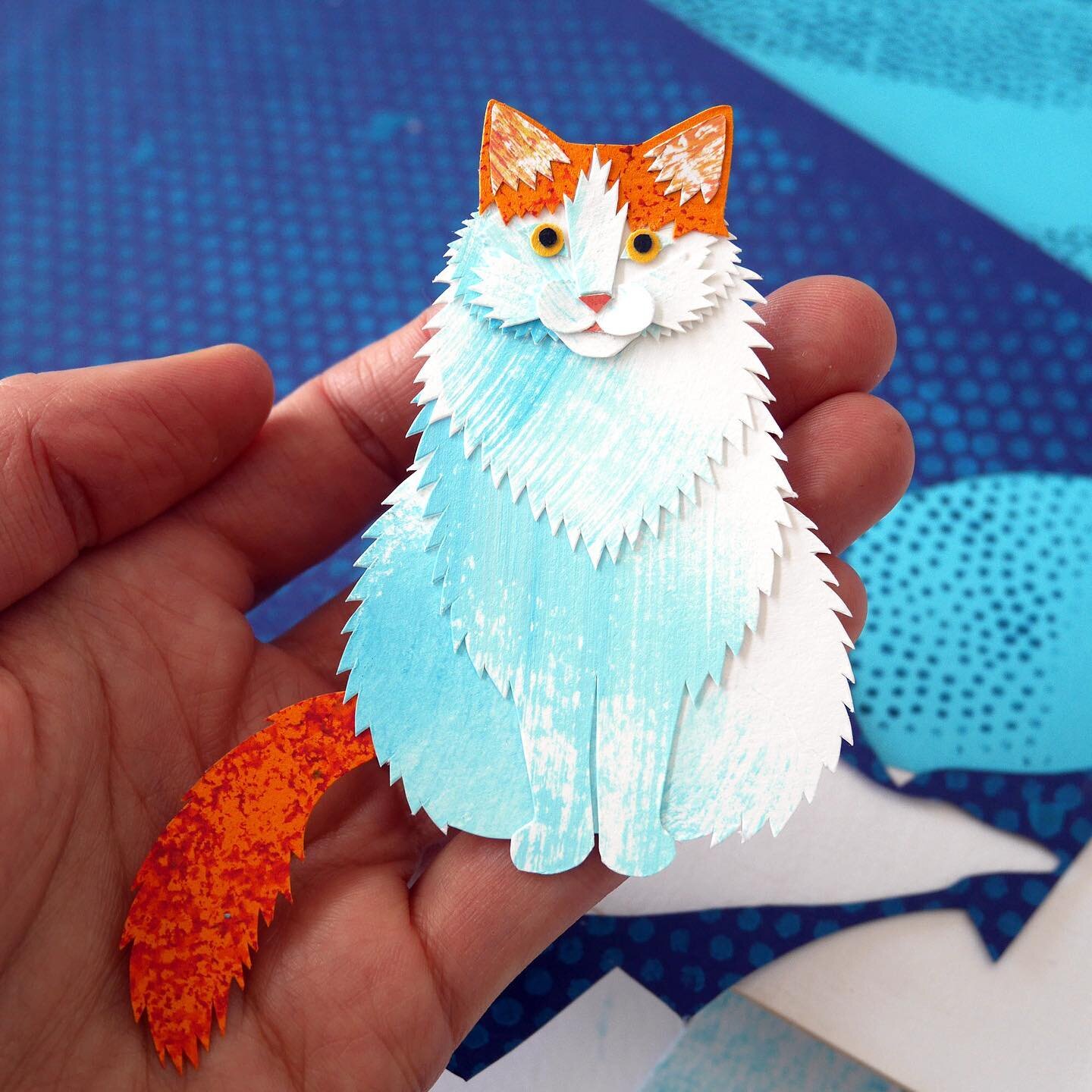 Close-up of Yeti. Soon he&rsquo;ll be seated on his favourite chair.

#yeti #paperillustration #cutpaperillustration #cutpapercollage #cutpaperart #papercat #turkishvancat #turkishvans #turkishvansofinstagram #catportraits #catportrait #papercutcat #
