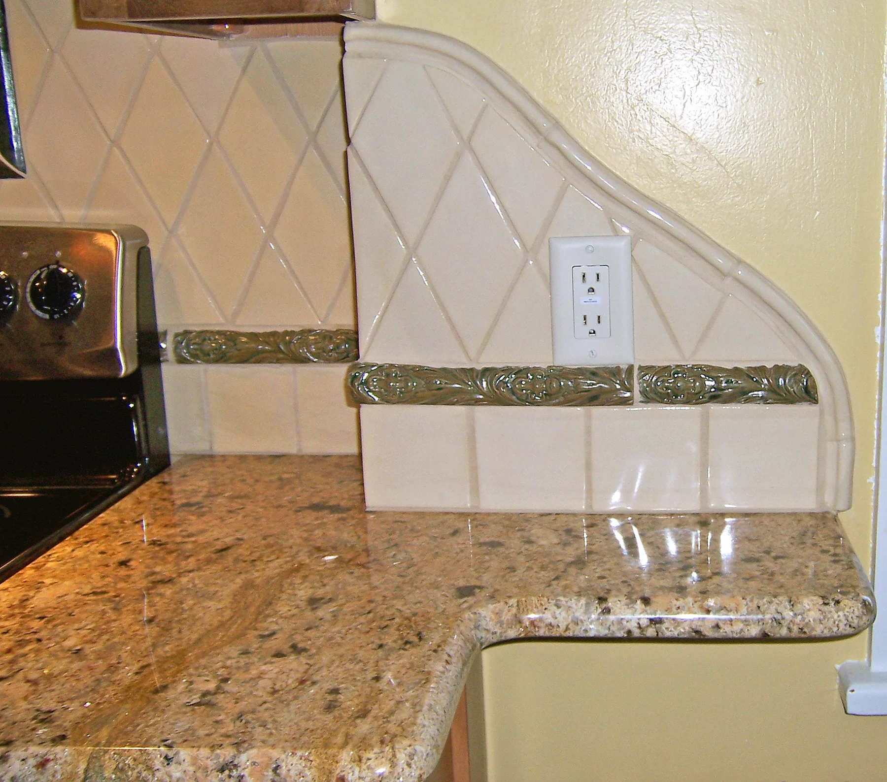 Tiles with curve.jpg