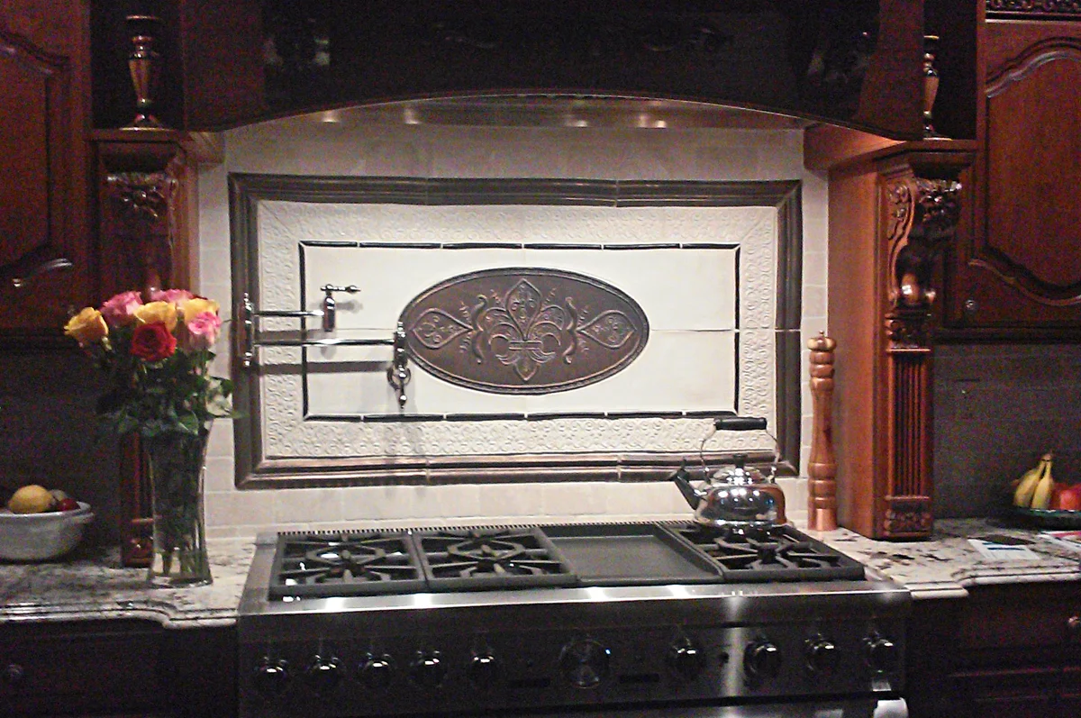 STS Leilani Ellipse-Gothic Bdr-pencil-CR install.jpg