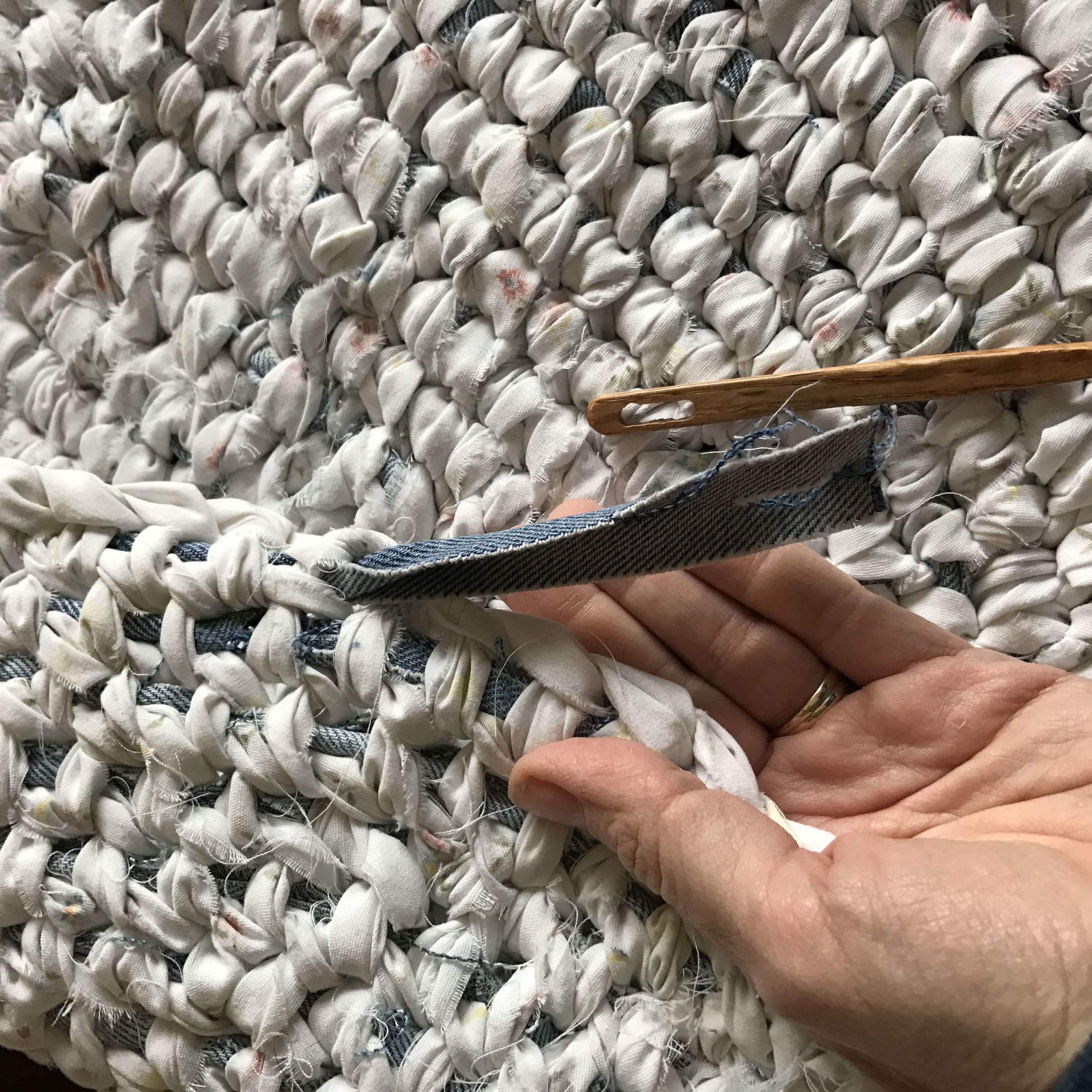How to finish a rag rug and care for it — Day to Day Adventures