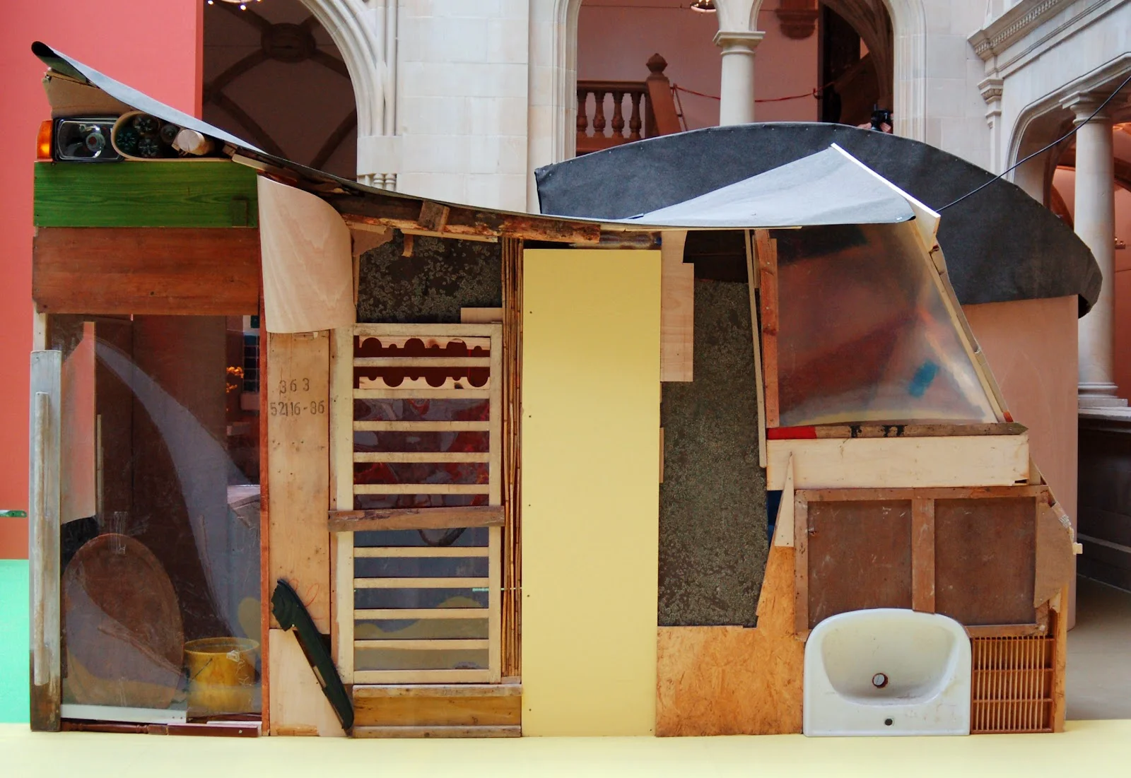 Munster-3-shanty-frontal-view_web.jpg