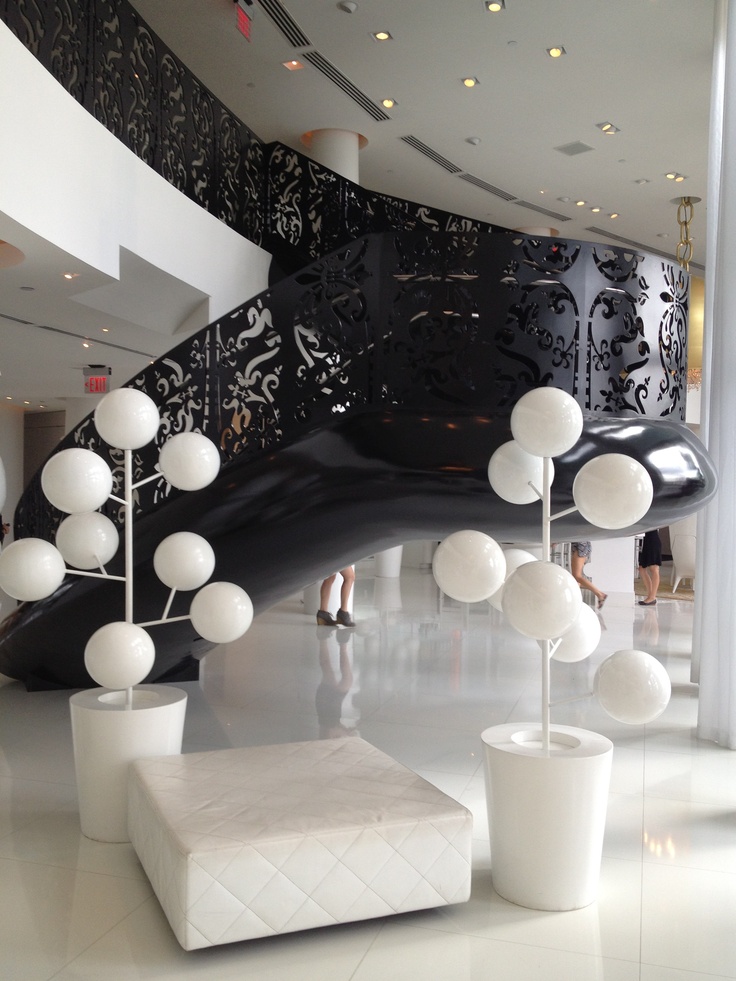 Le Mondrian Hotel, South Beach (image source: insidemiamibeach)
