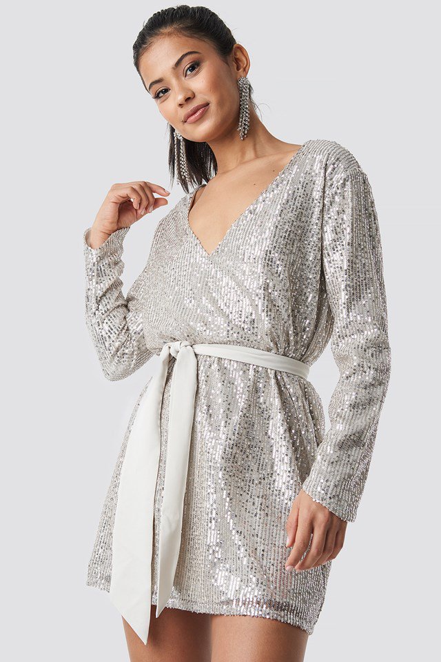 hannalicious_oversized_tied_waist_sequin_dress_1454-000137-0014_01j.jpg