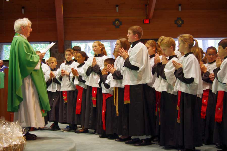 Altar_server_commissioning.jpg
