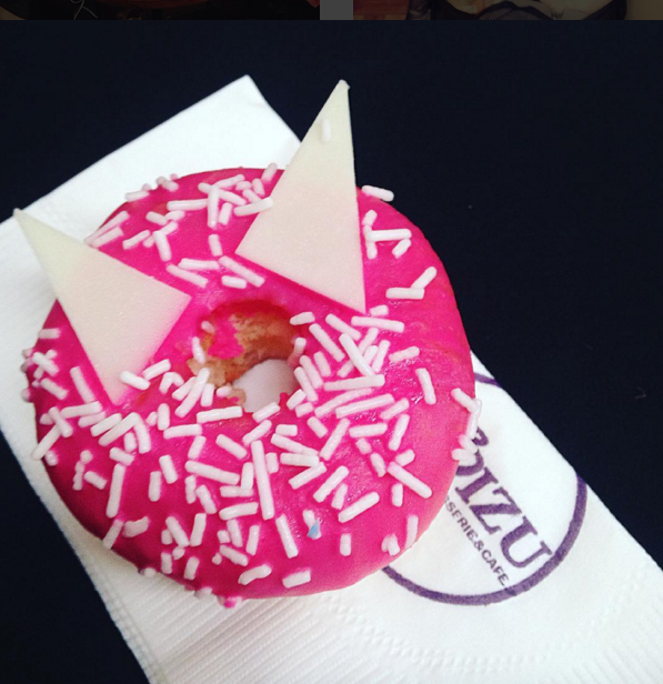 This cat-inspired donut at the MAC Ariana Grande Launch <3