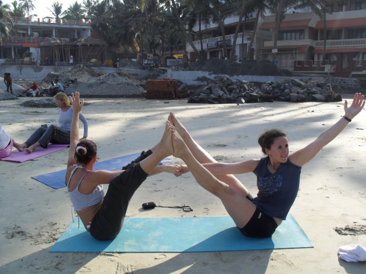 partner yoga2.jpg