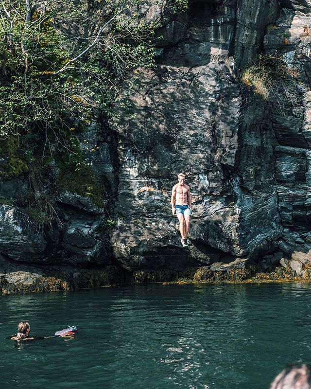 R&aring;tt at s&aring; mange tok turen p&aring; klippehoppingen!!💥Takk til b&aring;de publikum og alle dere som deltok👏🏼 .
.
.
.
Her kommer noen blinkskudd fra @paulslifeadventure 📸