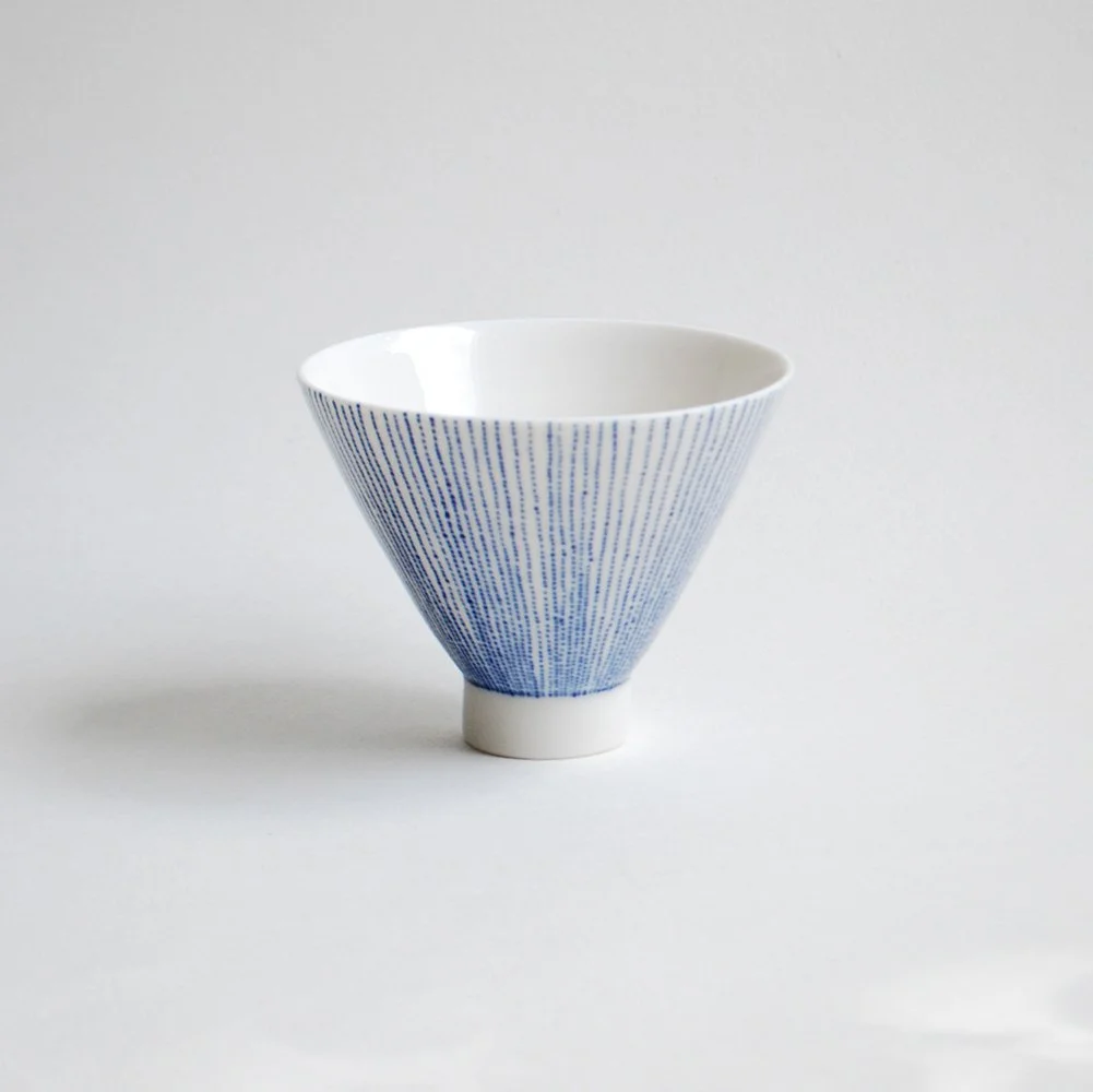 SSS427_dotted_lines_conical_bowl.jpg