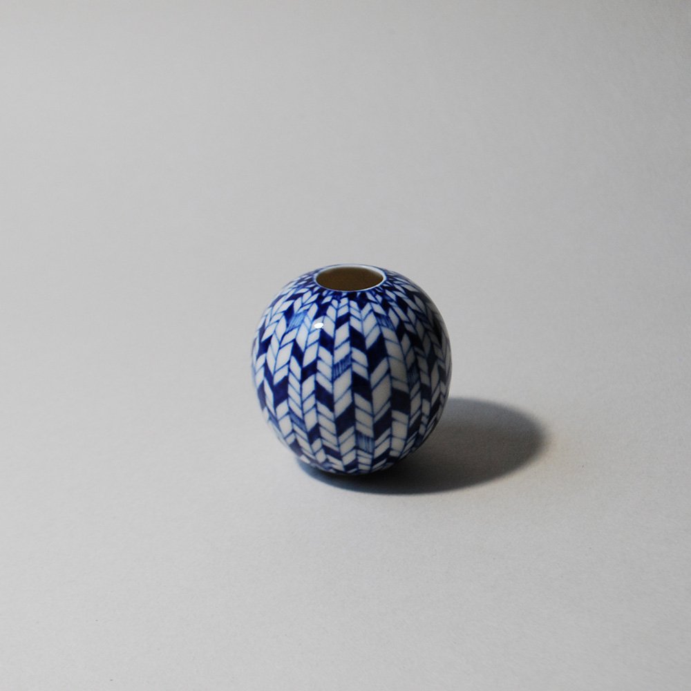 knit_mini_moon_A.jpg