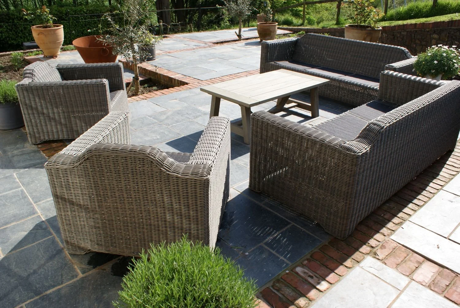 terrace-country-garden.JPG