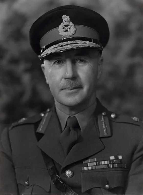 Sir-Colin-Bishop-Callander.jpg