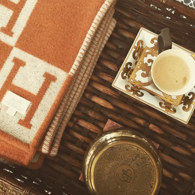 Hermes blanket spruces up our ottomon