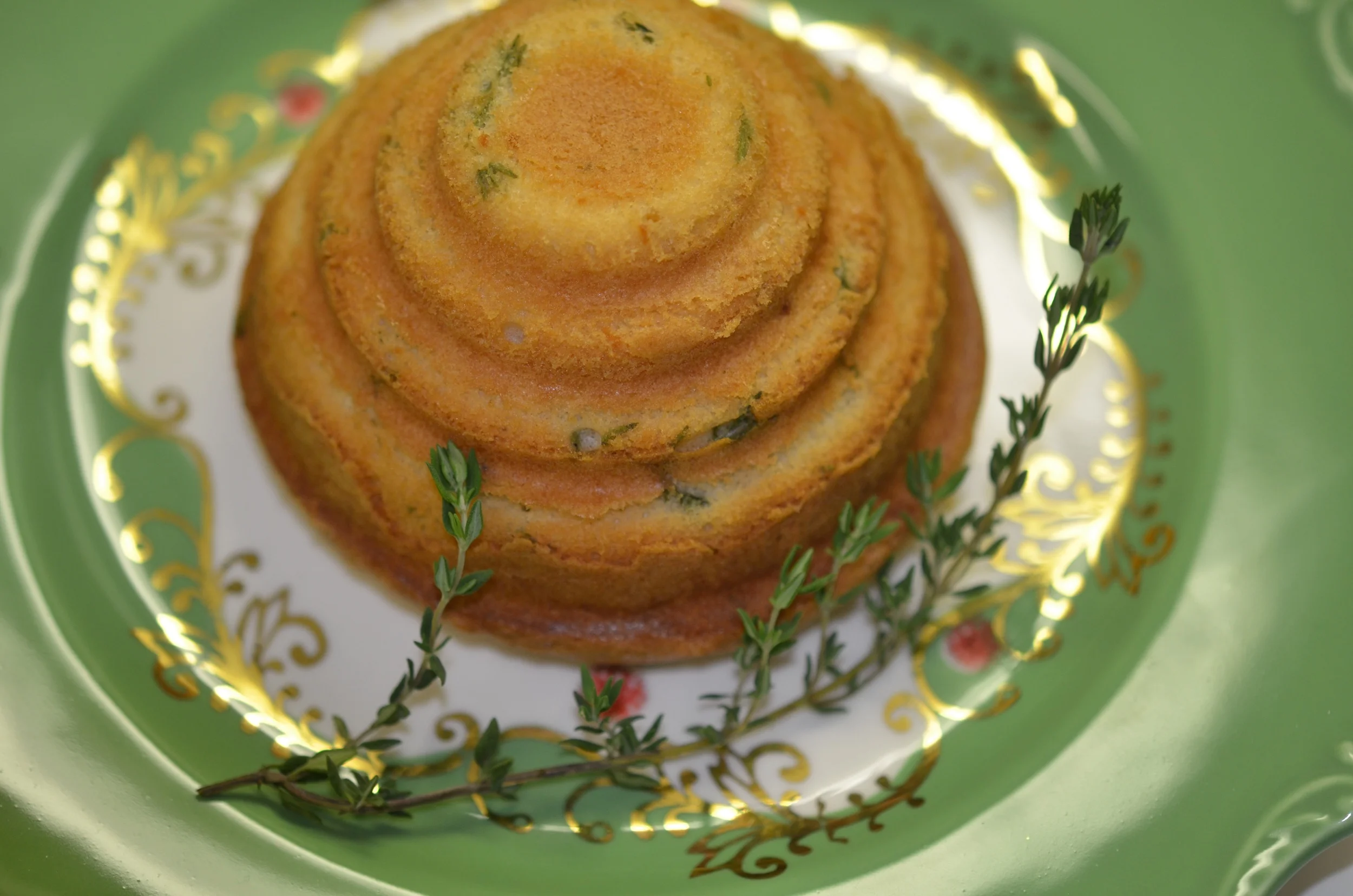 A fresh lemon thyme cake that screams springtime to me