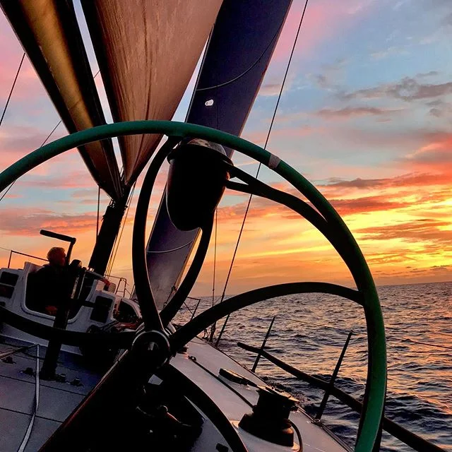Chasing sunsets since 2013 🌅
@prospectorsailing @newenglandropes @harken_inc @north_sails
#offshoresailing #sailing #minimaxi #sea
#yacht #pacific