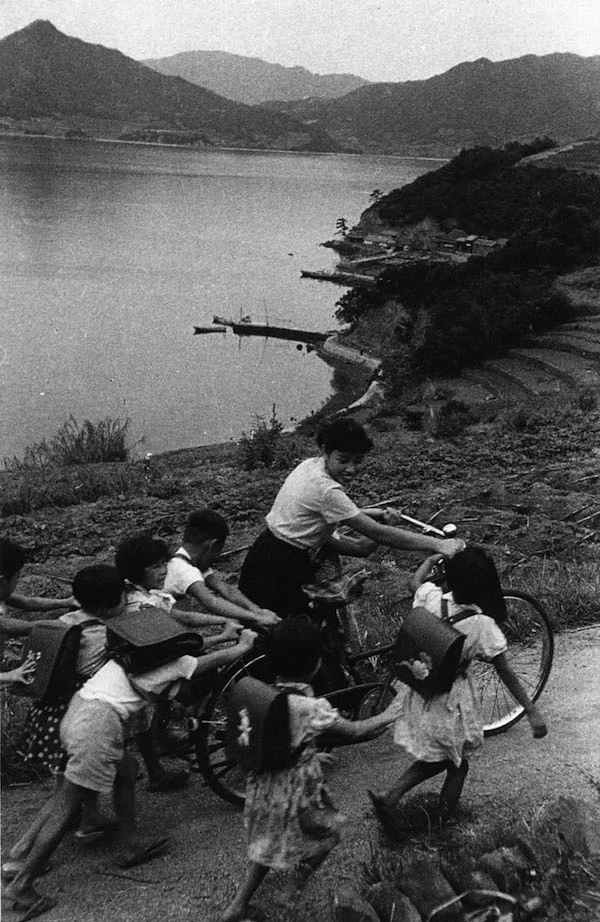 Teacher and her pupils, Shodoshima Island, 1956