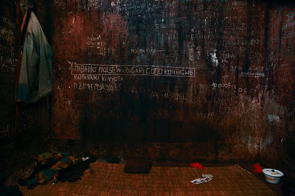 © NATHALIE MOHADJER - Detention cell in Muyinga, Burundi 2009