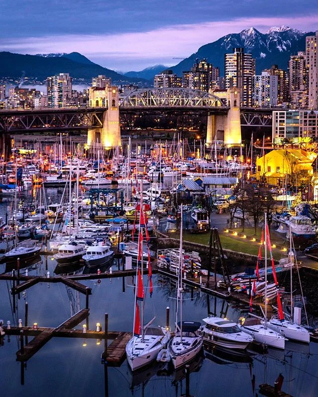 Dusk falling on False Creek. Great to see the mountains with a dusting of snow and a little hint of purple in the sky. Such a beautiful view from the Granville Bridge 👌🏻
.
.
.
#seawall #sunset #nightscape #cityscape #vancouver #vancitybuzz #vancouv