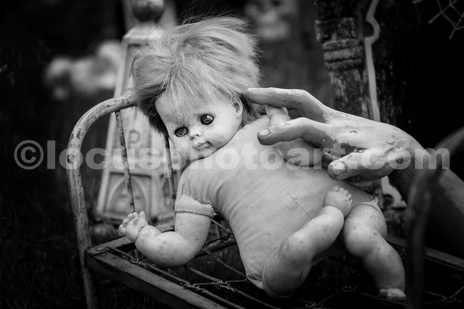 J24_The_Hand_that_Rocks_the_Cradle_6163_BW.jpg