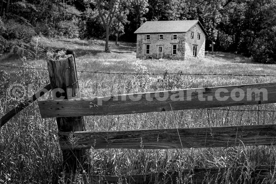 J24_Stone_House_on_the_Bluff_9392_BW.jpg