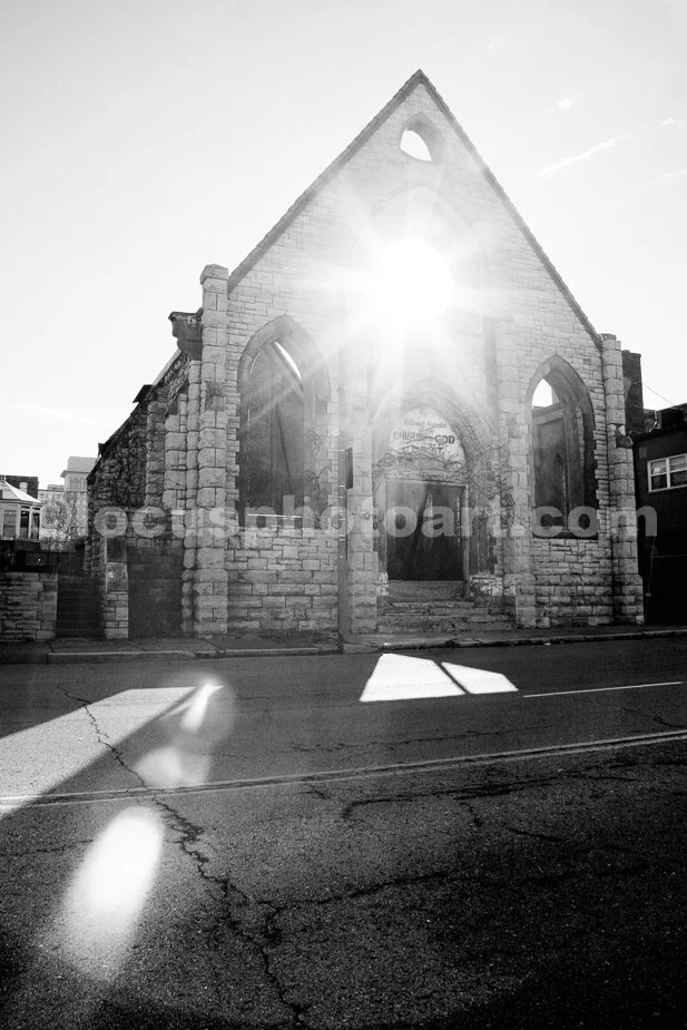 Abandoned_Church_in_STL_9070_BW.jpg