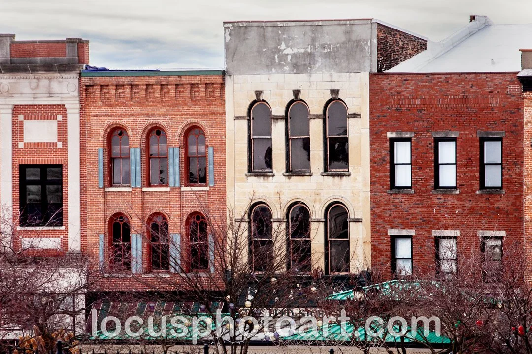 J22 Facing the Old Capitol 8153 FB.jpg