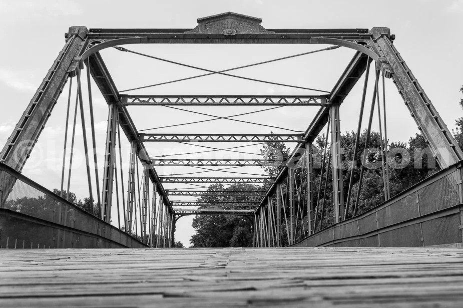 J20_Bridge_Outside_Kimmswick_8248_BW.jpg
