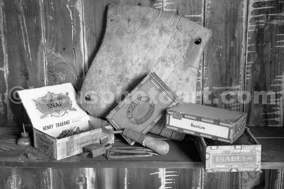 J16_Still_Life_on_the_Shed_Shelf_3059_BW.jpg