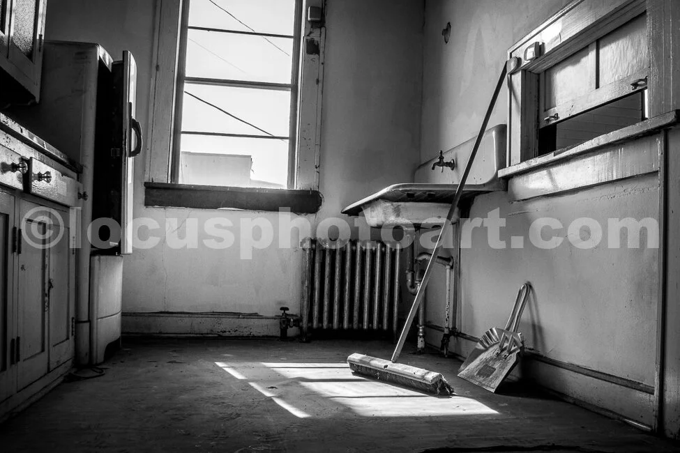 J17_Kitchen_s_Swept_0310_BW.jpg