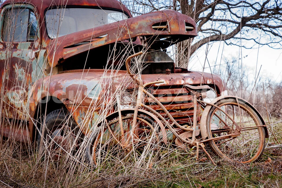 J16_Bicycle_with_Farm_Truck_4801.jpg