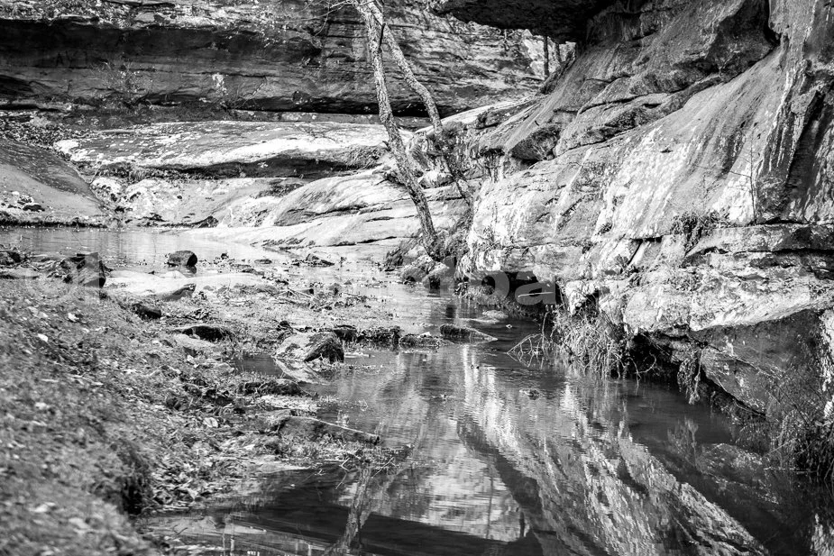 J23_Rocky_Reflections_2152_BW.jpg