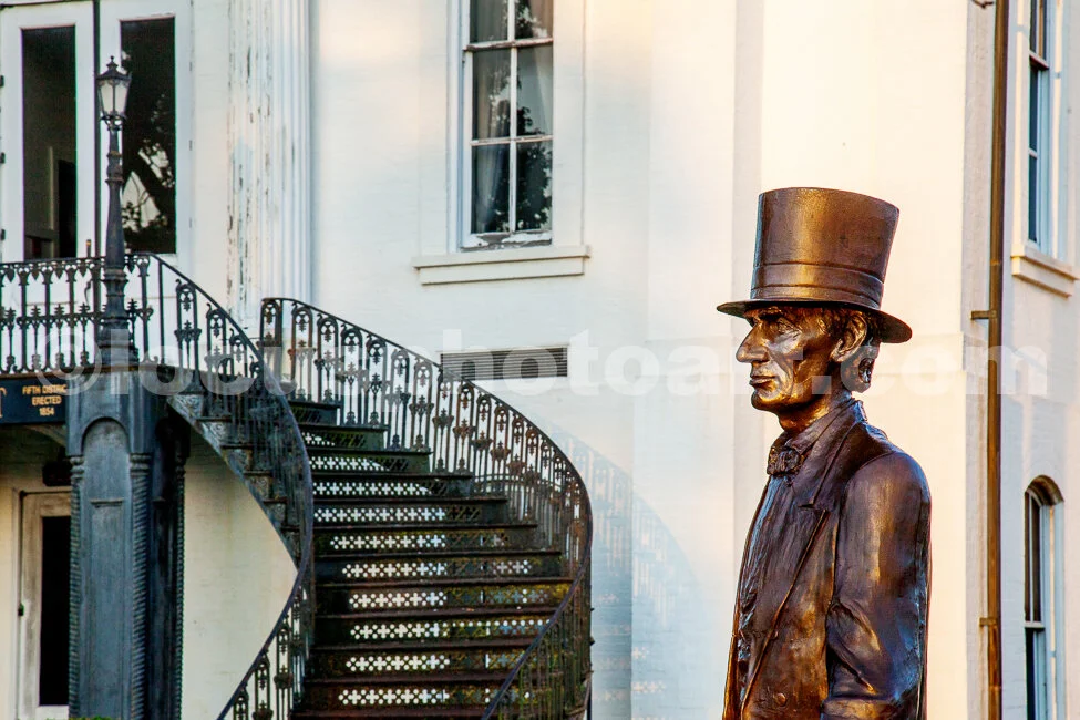 J20_Lincoln_at_the_Appellate_Court_8860.jpg