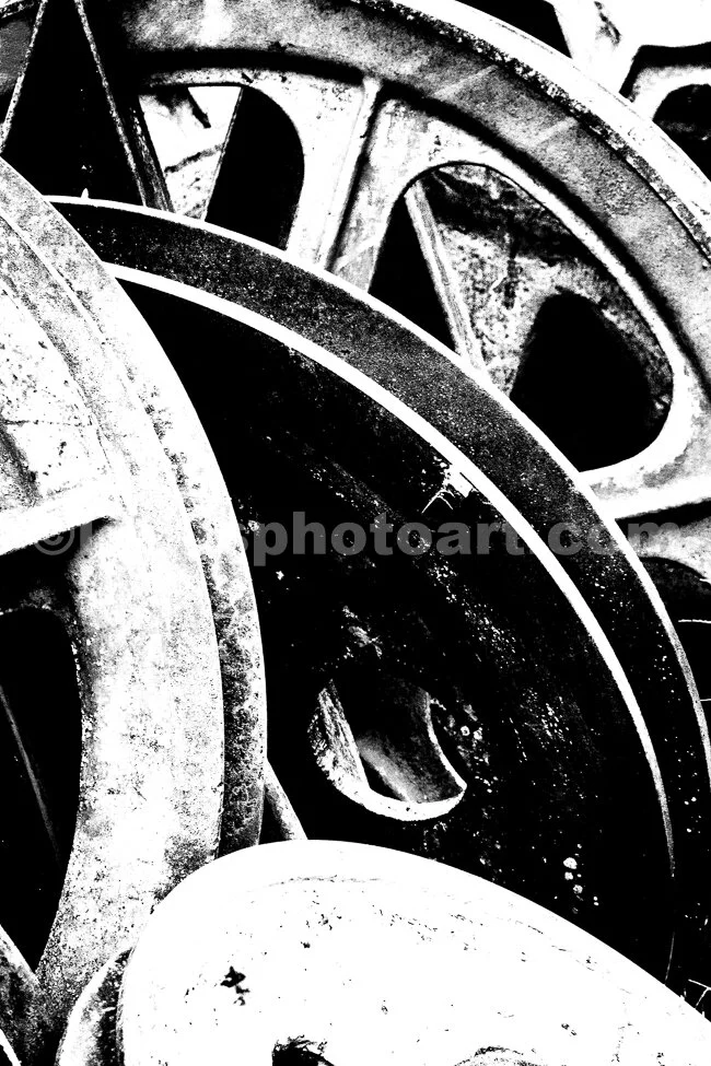 J20_Colorful_Iron_8692_Hi-C_BW.jpg