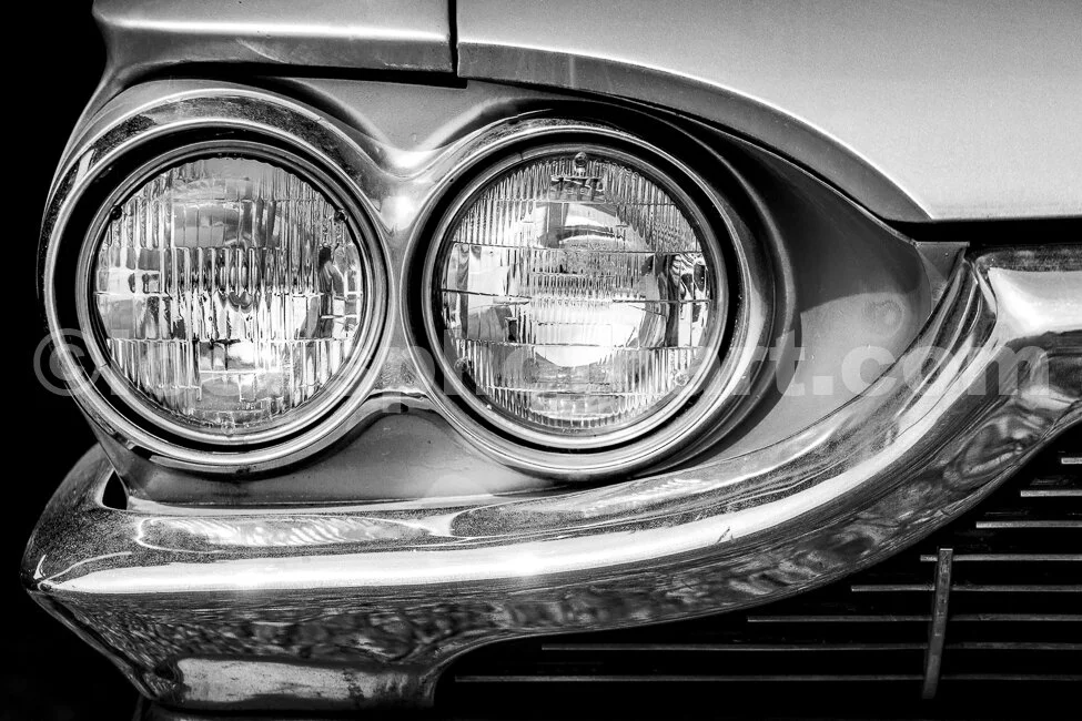 J20_Headlights_on_a_1965_T-Bird_8187_BW.jpg