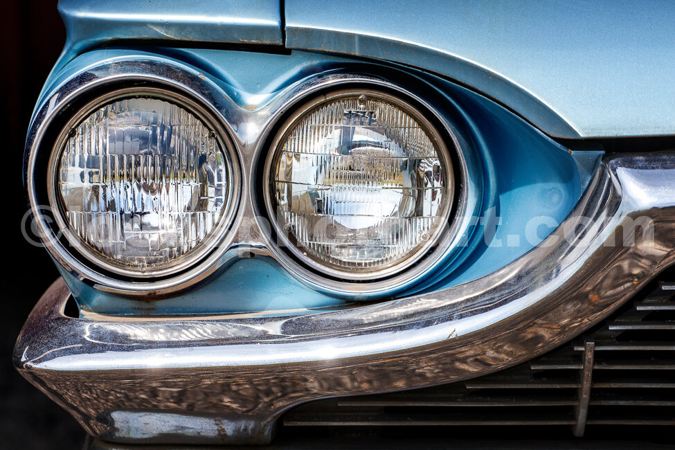 J20_Headlights_on_a_1965_T-Bird_8187.jpg